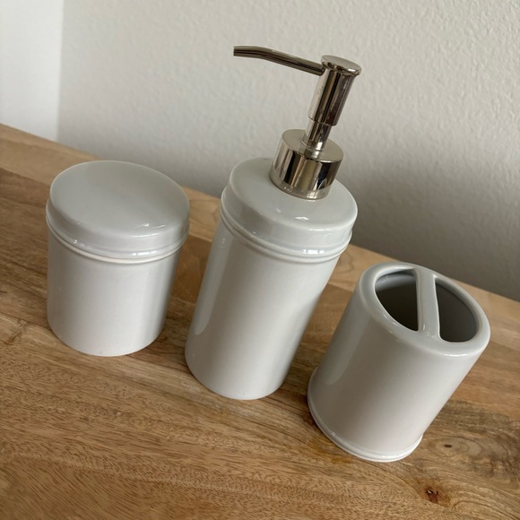 ❌ 3 Pc Ceramic Bathroom Set — Soap Dispenser Toothbrush Holder Cotton Swab Jar - Picture 6 of 8